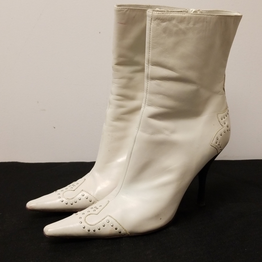 STEVEN  BOOTS